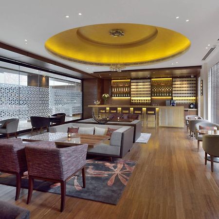 Courtyard By Marriott Raipur Hotell Exteriör bild