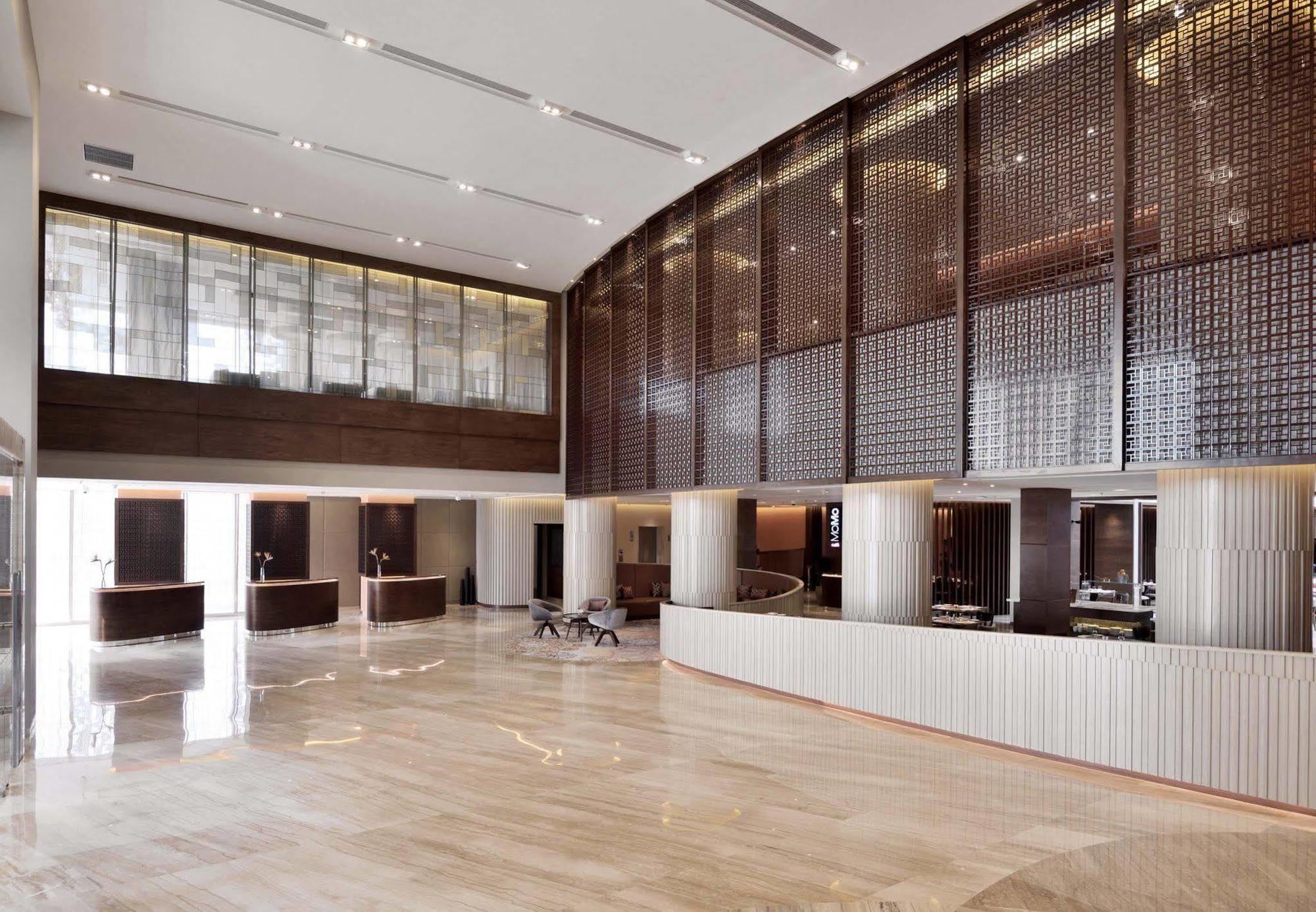 Courtyard By Marriott Raipur Hotell Exteriör bild