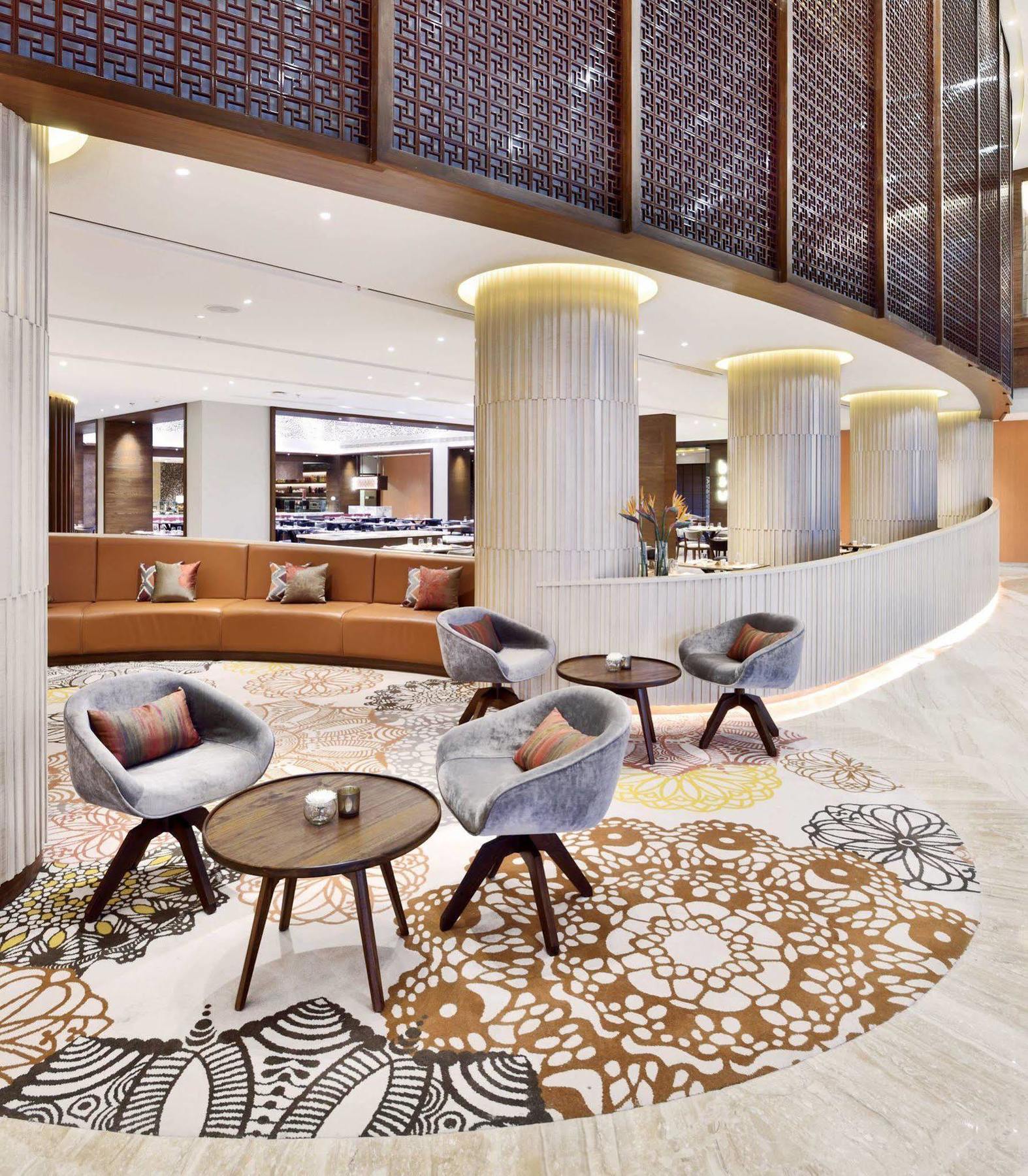 Courtyard By Marriott Raipur Hotell Exteriör bild